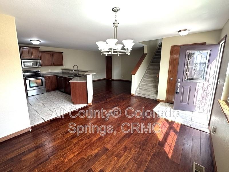 9404 Bakersfield Pt - Photo 2 of 23