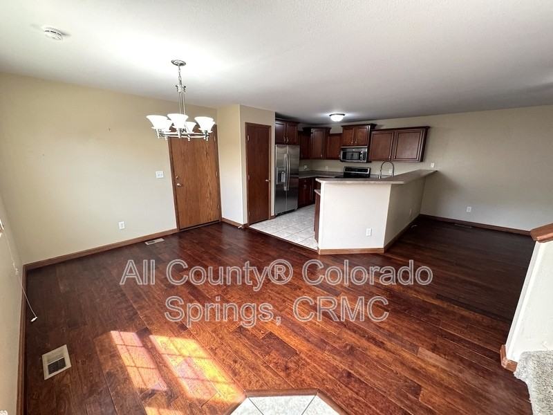 9404 Bakersfield Pt - Photo 3 of 23