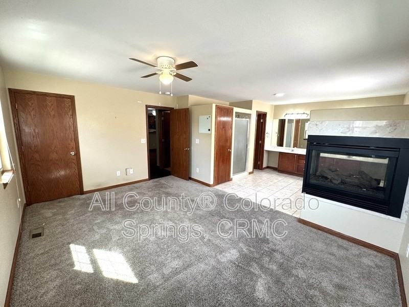 9404 Bakersfield Pt - Photo 5 of 23