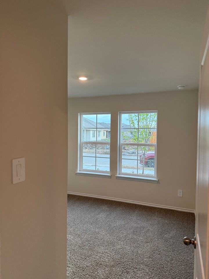 3910 Applewood Trl #NA - Photo 3 of 27