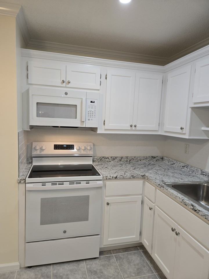 210 Cedar St #12 - Photo 4 of 9