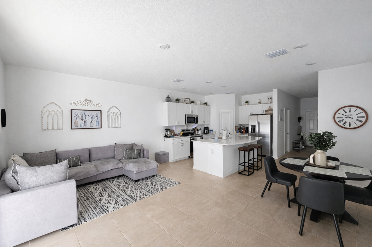 15044 Cuzcorro Ct #15044 - Photo 4 of 11