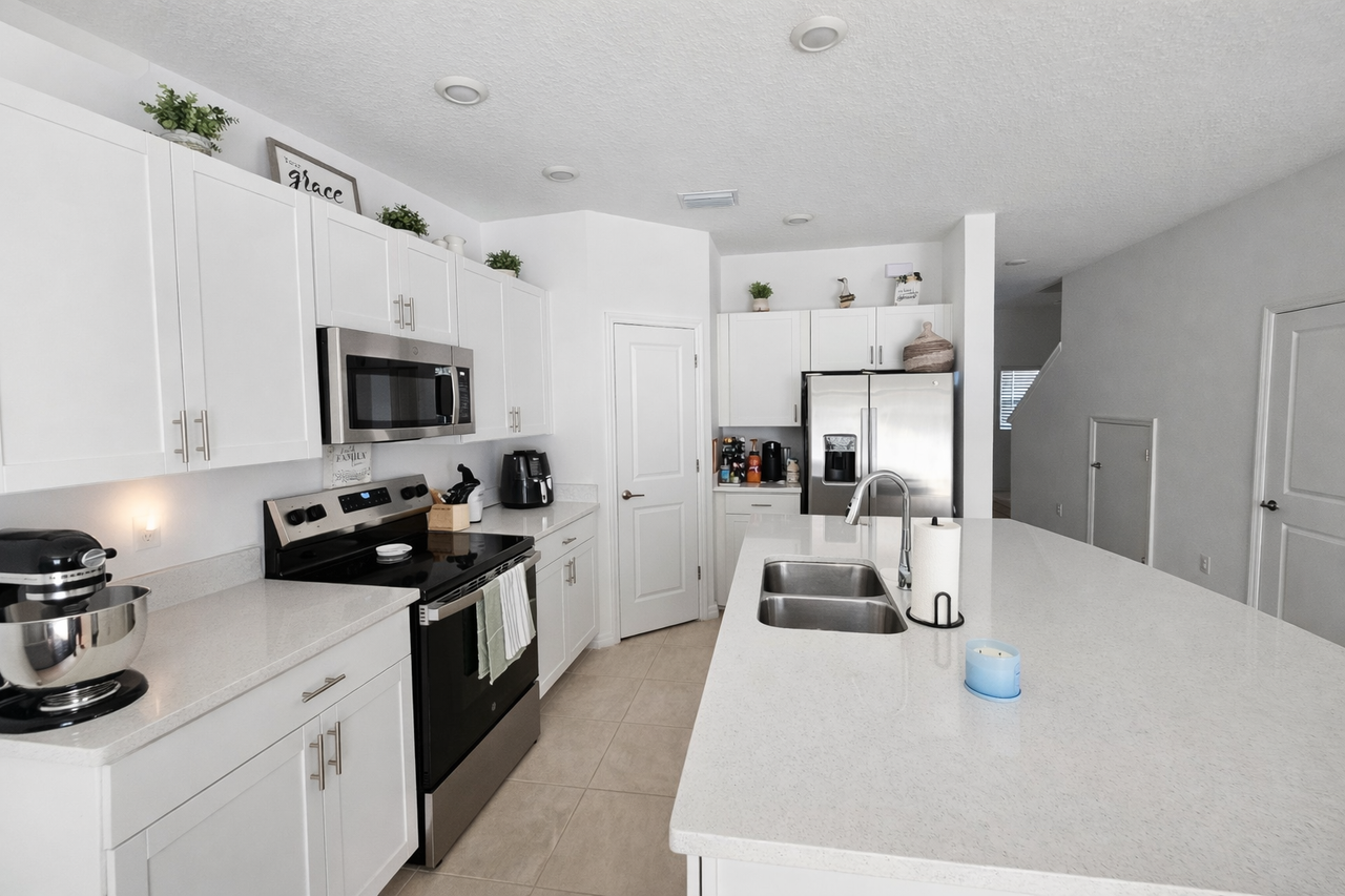 15044 Cuzcorro Ct #15044 - Photo 5 of 11