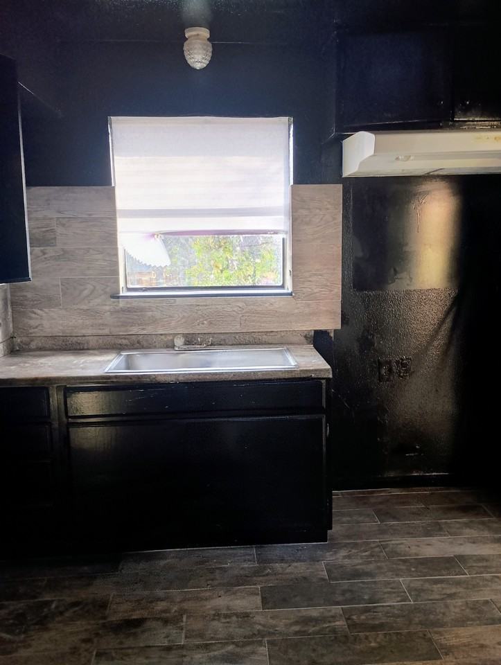 1214 Adelaide Dr #NA - Photo 7 of 25