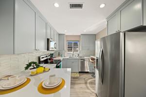 featured image of 6059 Edgewater St #NA