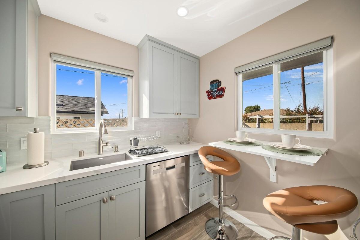 6059 Edgewater St #NA - Photo 4 of 26