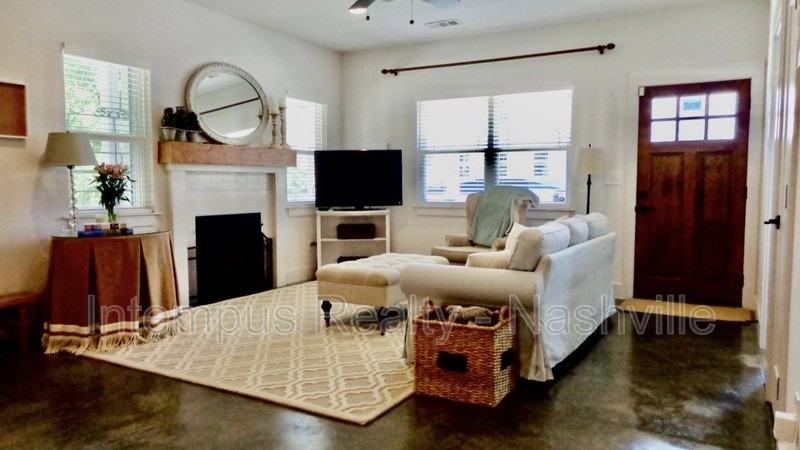 3211 Anderson Pl - Photo 3 of 29