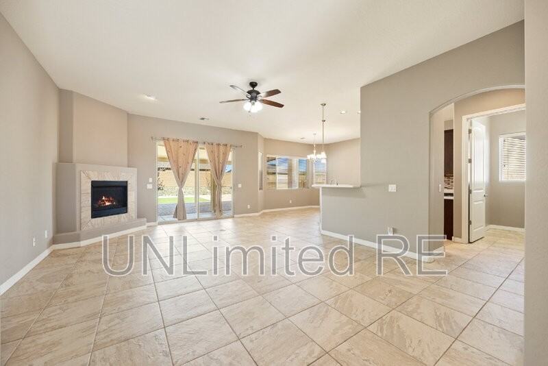 6269 E Livingston Loop - Photo 5 of 40