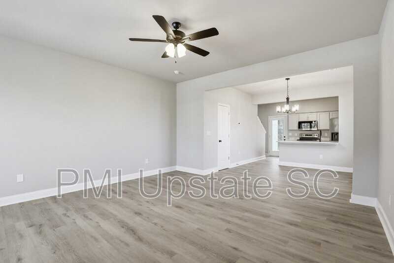 109 Virginia Ave - Photo 4 of 26