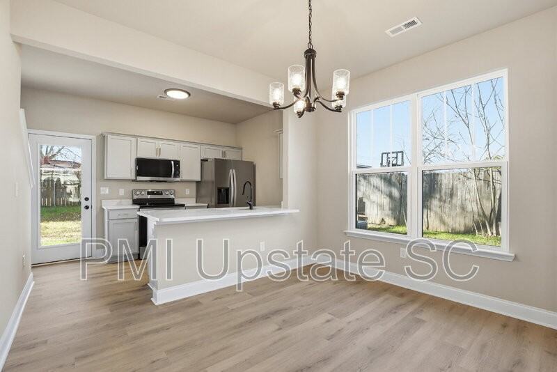 109 Virginia Ave - Photo 6 of 26