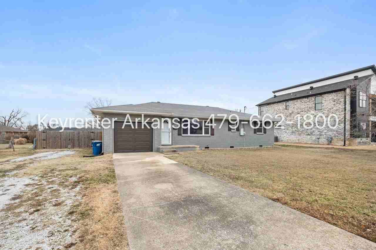 803 Nw 10th St - Photo 3 of 30