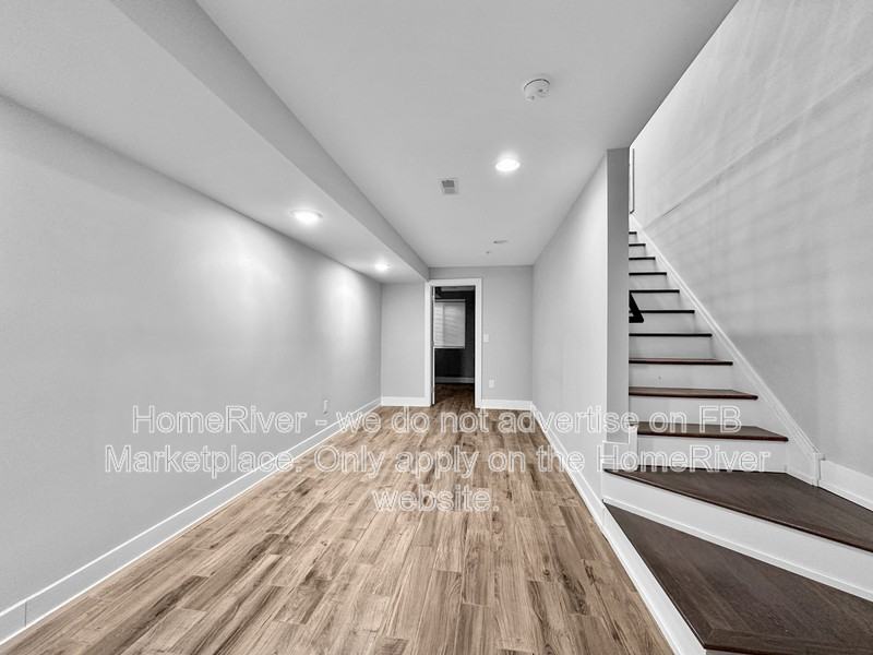 2045 Manton St - Photo 3 of 18