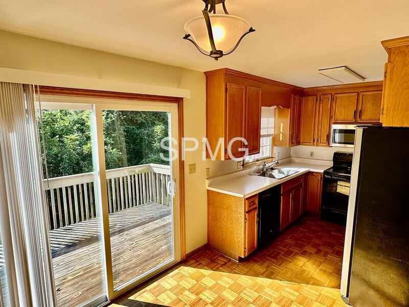 1552 Terrace Rd Sw - Photo 4 of 23