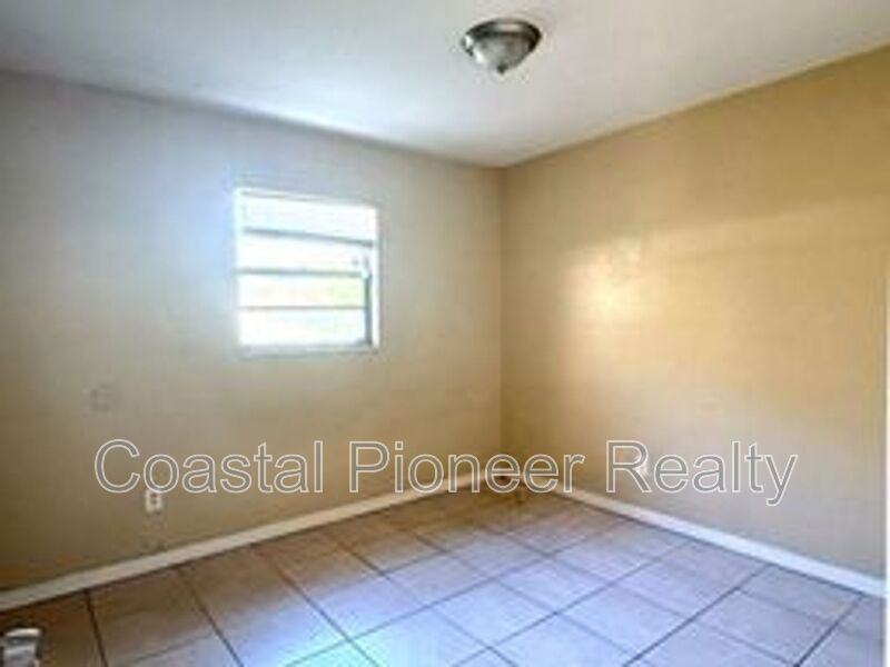 3715 E Idlewild Ave - Photo 7 of 9