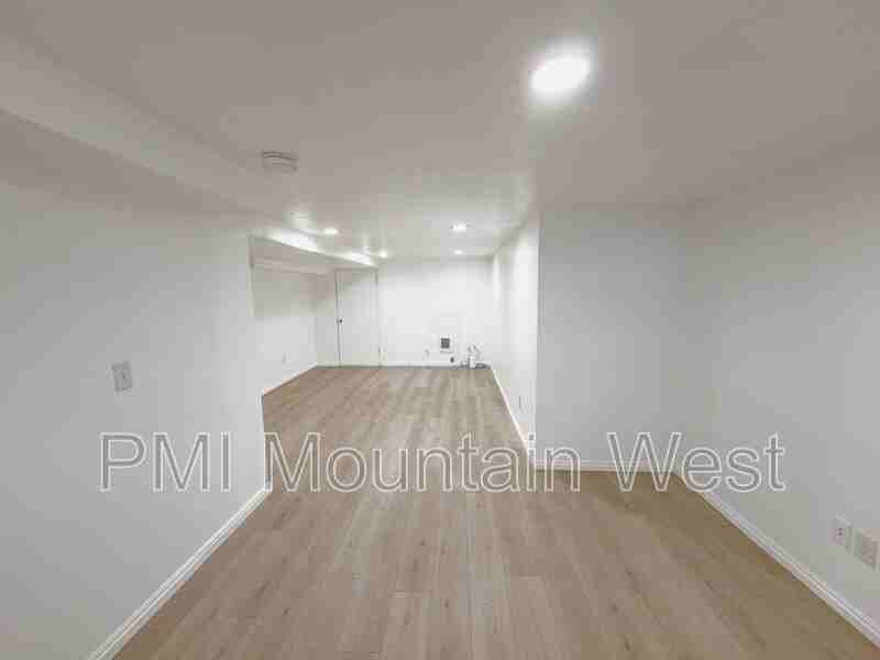 872 N Main St #B - Photo 5 of 21