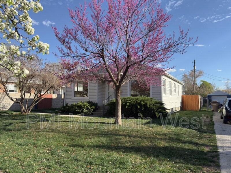 1878 E Stratford Ave - Photo 6 of 50