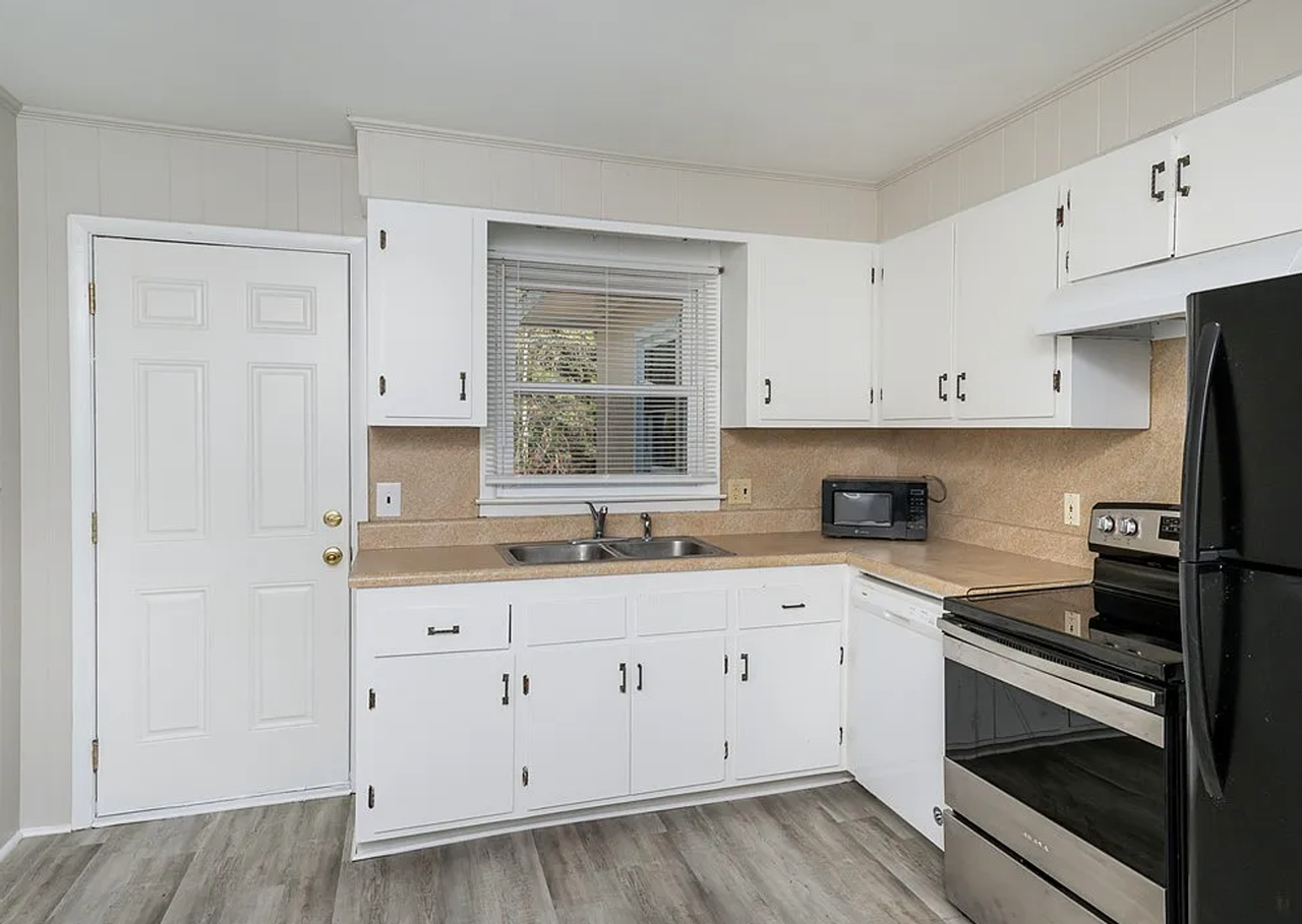 2 Bedroom Units - Photo 3 of 6