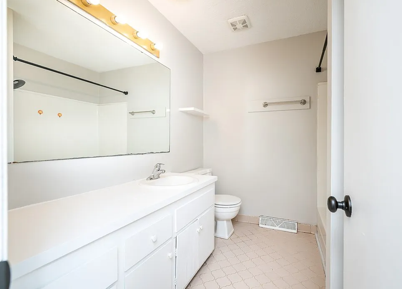 2 Bedroom Units - Photo 5 of 6