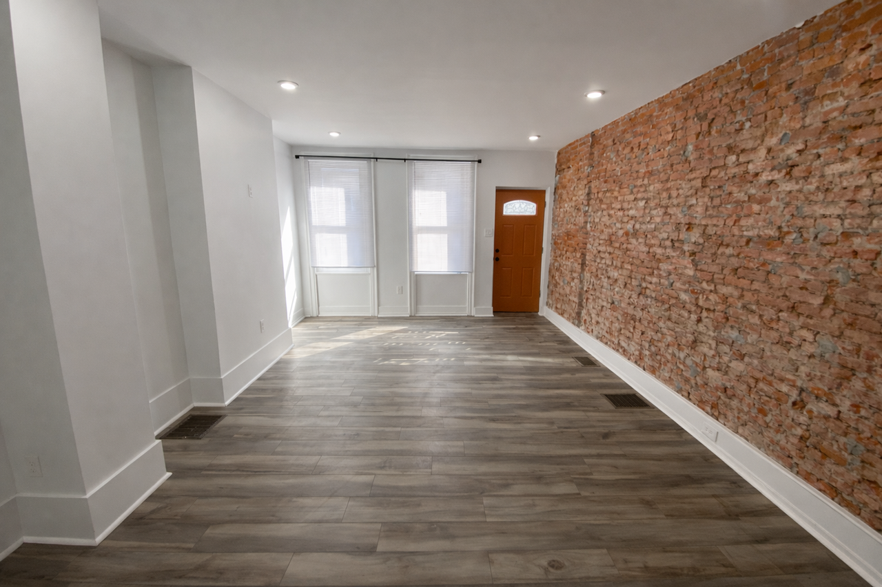 1725 Monument St - Photo 3 of 28