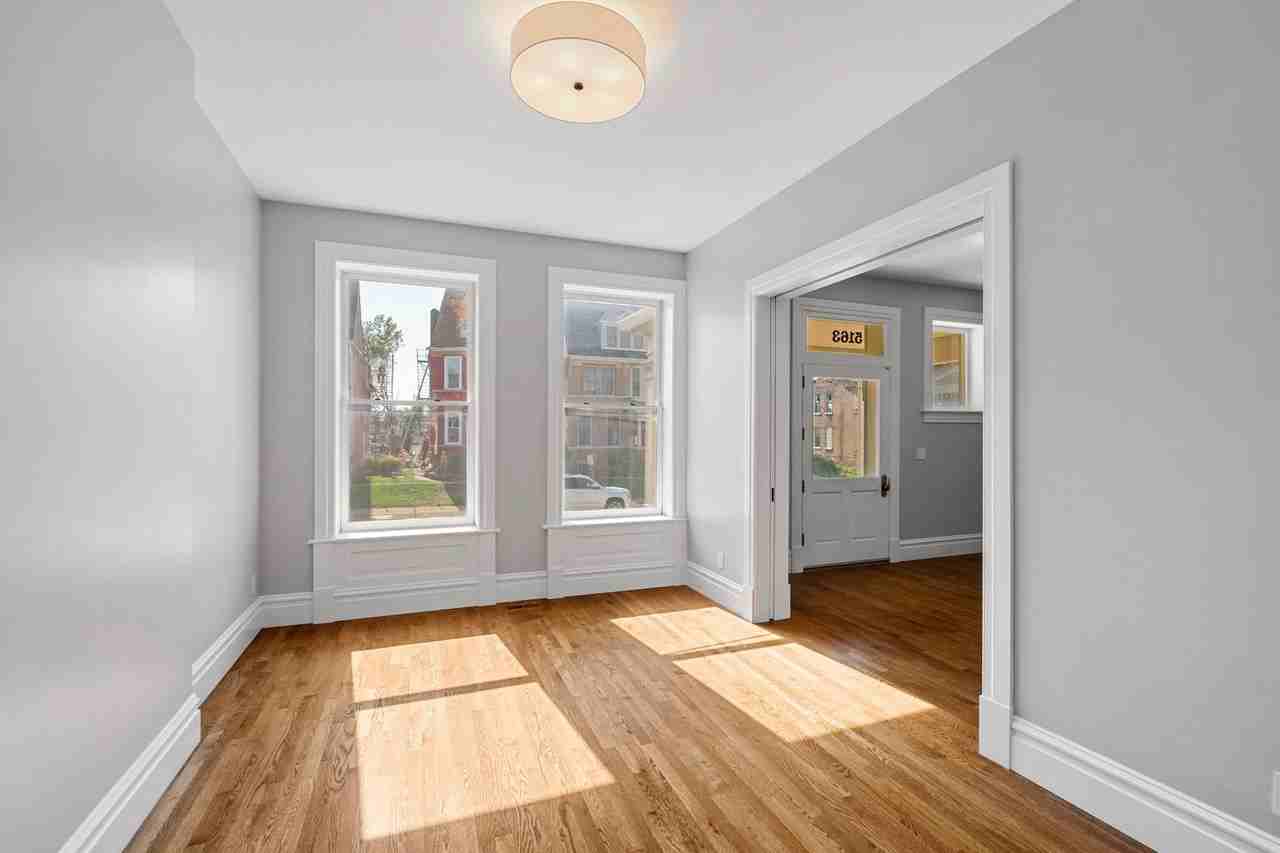 5163 Enright Ave - Photo 3 of 24