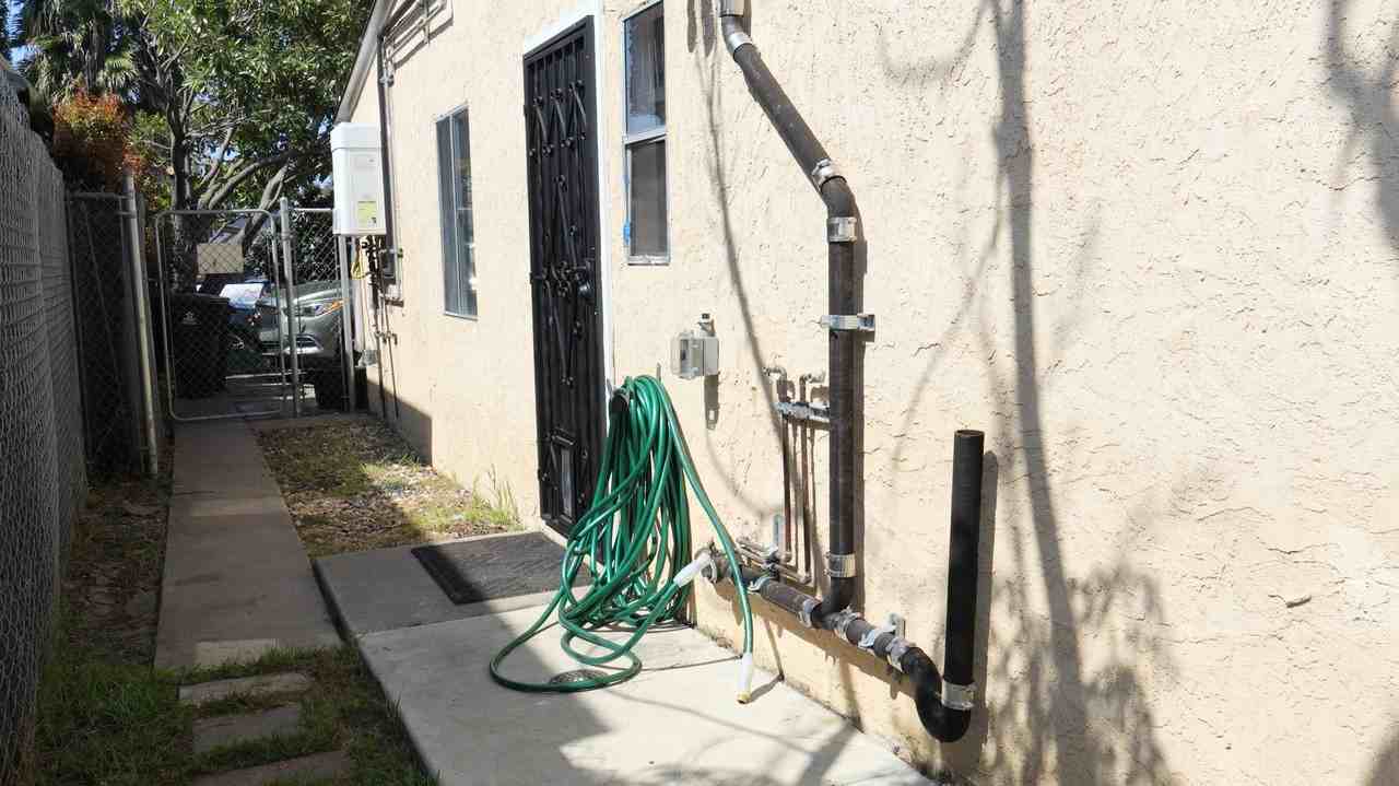 839 Colorado Ave #A - Photo 2 of 15