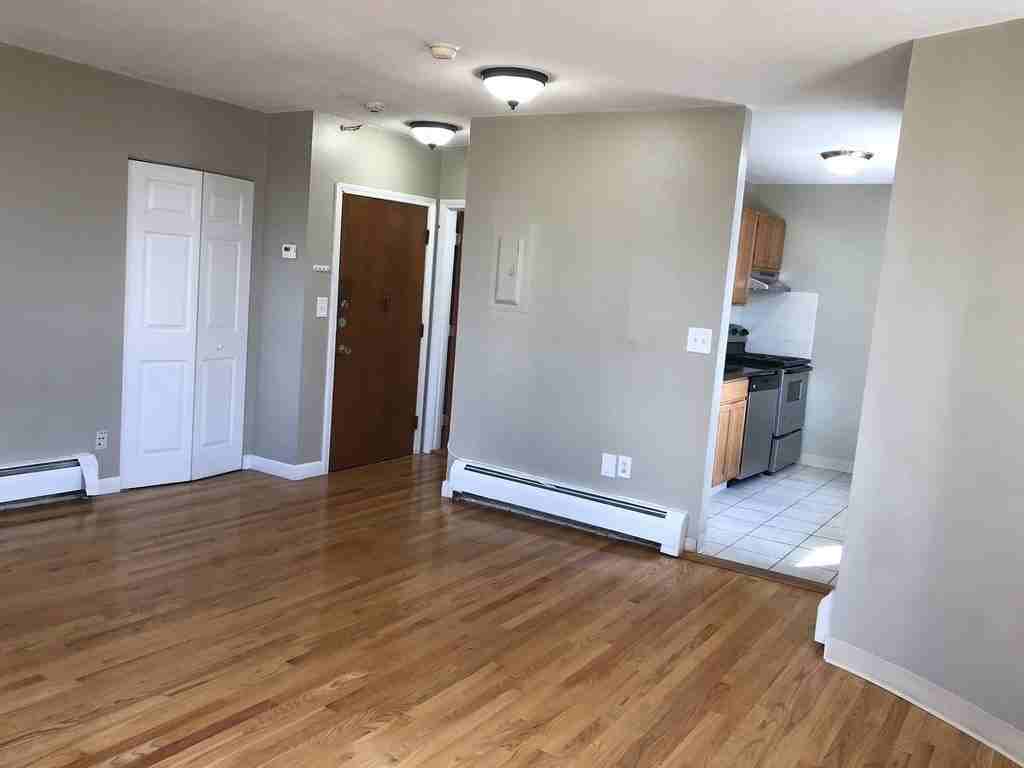 150 Saint Botolph St #32 - Photo 4 of 8