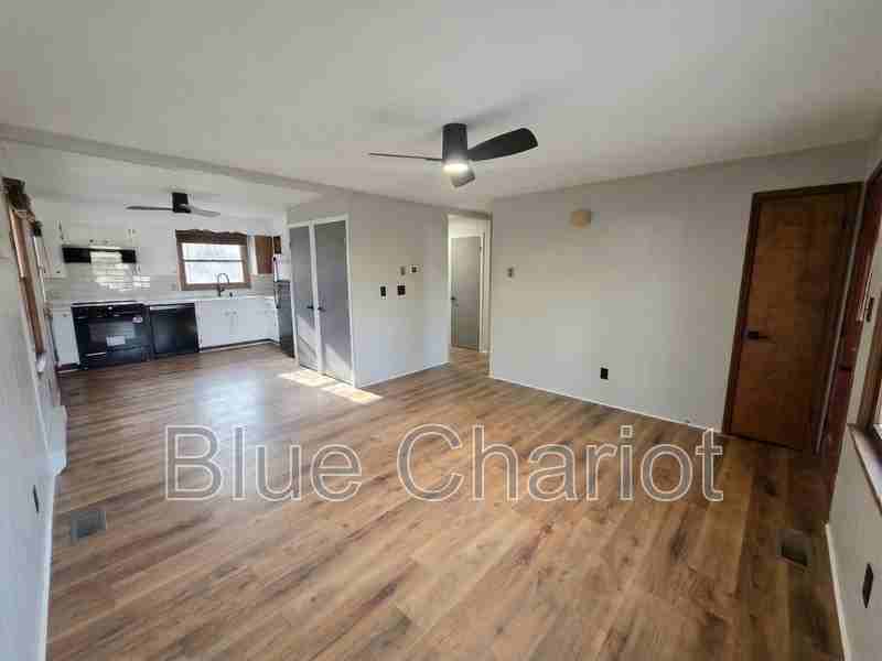 1705 Smith Level Rd - Photo 5 of 23