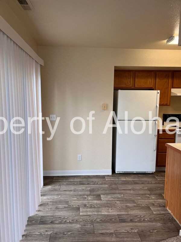 5668 W Bloom St - Photo 4 of 16