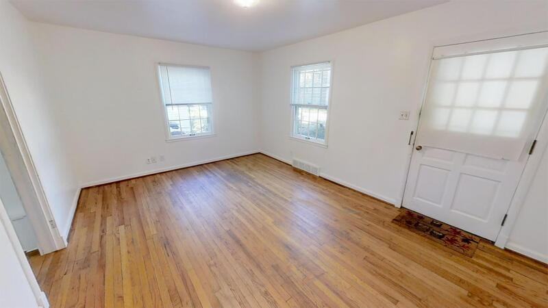 910 Sylvan Ave - Photo 4 of 18