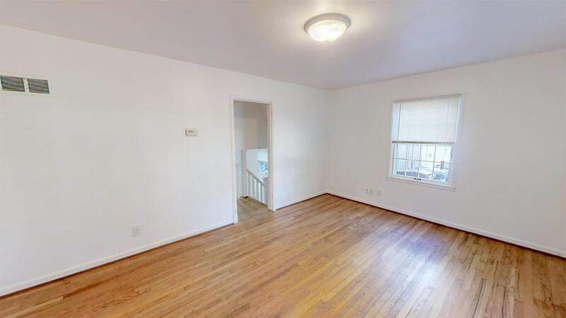 910 Sylvan Ave - Photo 5 of 18