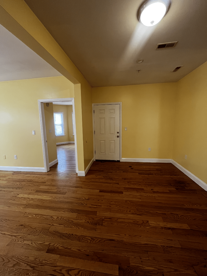 126 Armandine St #2 - Photo 5 of 13