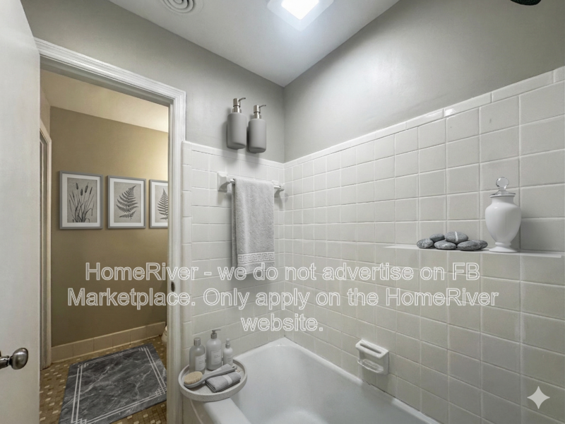 2461 Mcalpin Ter #R - Photo 3 of 11