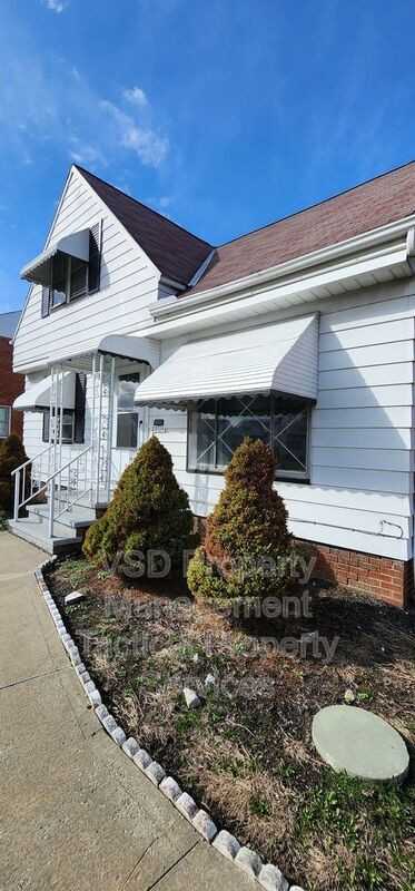 20115 Libby Rd - Photo 3 of 22