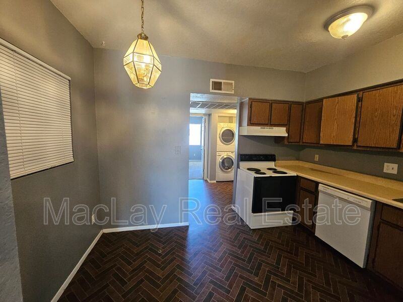 2801 E Monte Cristo Ave #201 - Photo 4 of 12