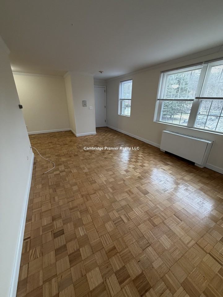 Captain Parker Arms #21 - Photo 3 of 12