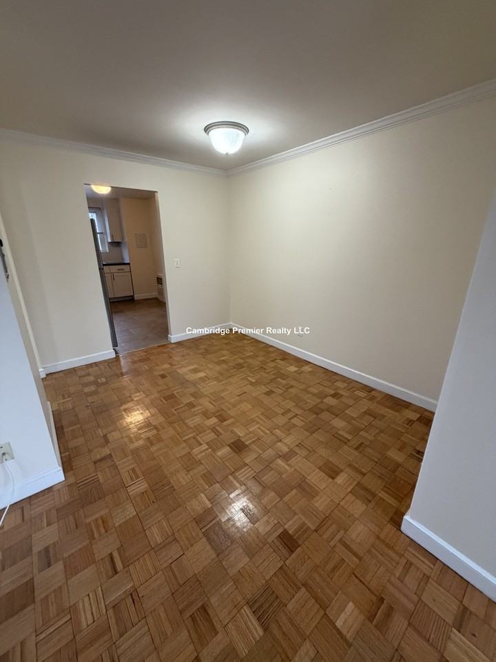 Captain Parker Arms #21 - Photo 4 of 12