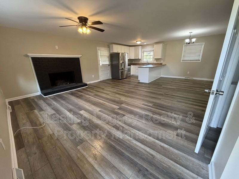 179 Canterbury Dr - Photo 5 of 18