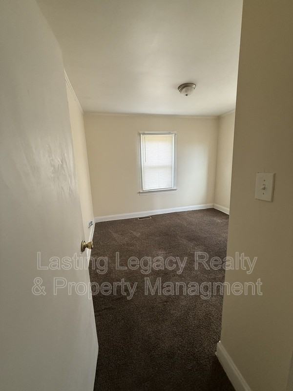 4620 Miller Rd - Photo 6 of 17