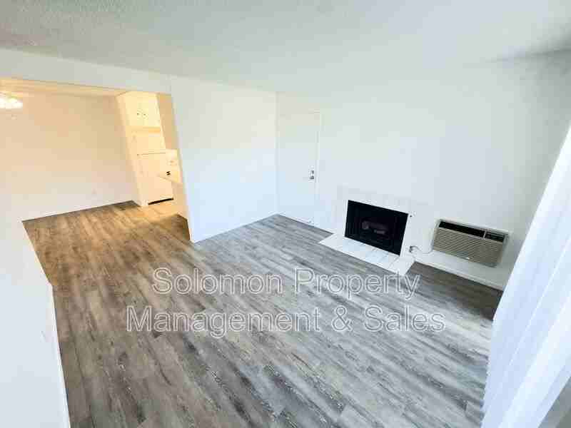 529 Sandalwood Pl #5 - Photo 6 of 23