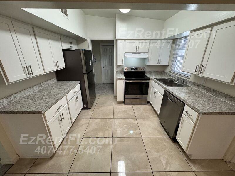 6132 Oakcrest Cir - Photo 5 of 16