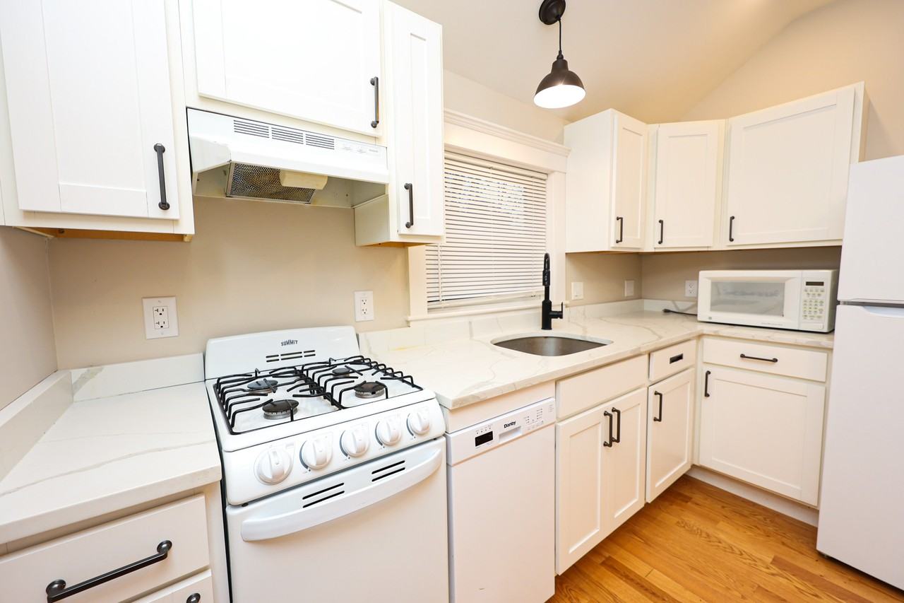 85 Oak St #85 - Photo 2 of 27