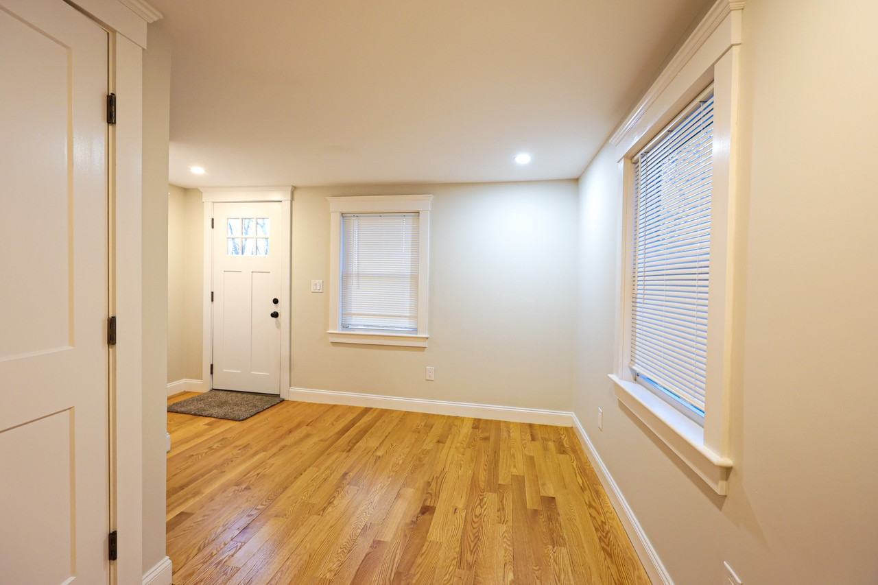 85 Oak St #85 - Photo 3 of 27