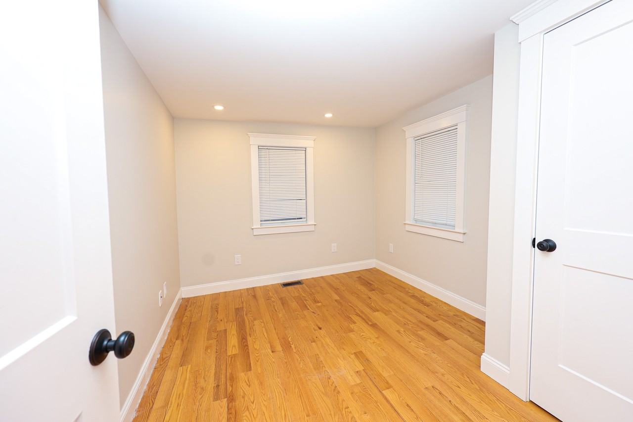 85 Oak St #85 - Photo 4 of 27