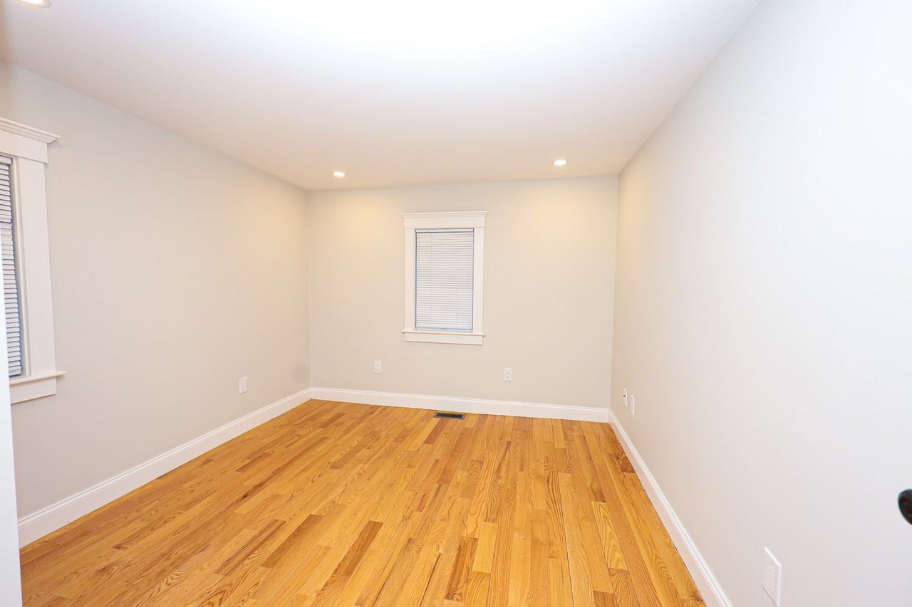 85 Oak St #85 - Photo 5 of 27