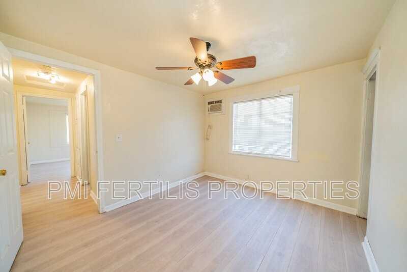 7221 Olive St - Photo 6 of 17