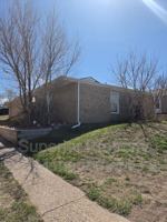 featured image of 517 W 5th St