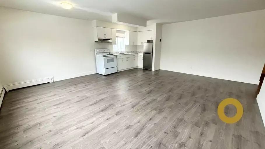 6831 Arcola St #101 - Photo 4 of 9