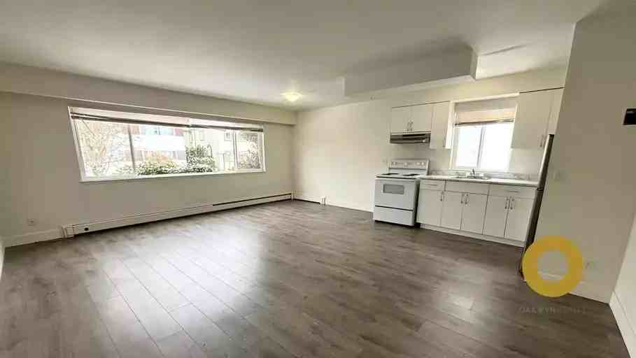 6831 Arcola St #101 - Photo 5 of 9