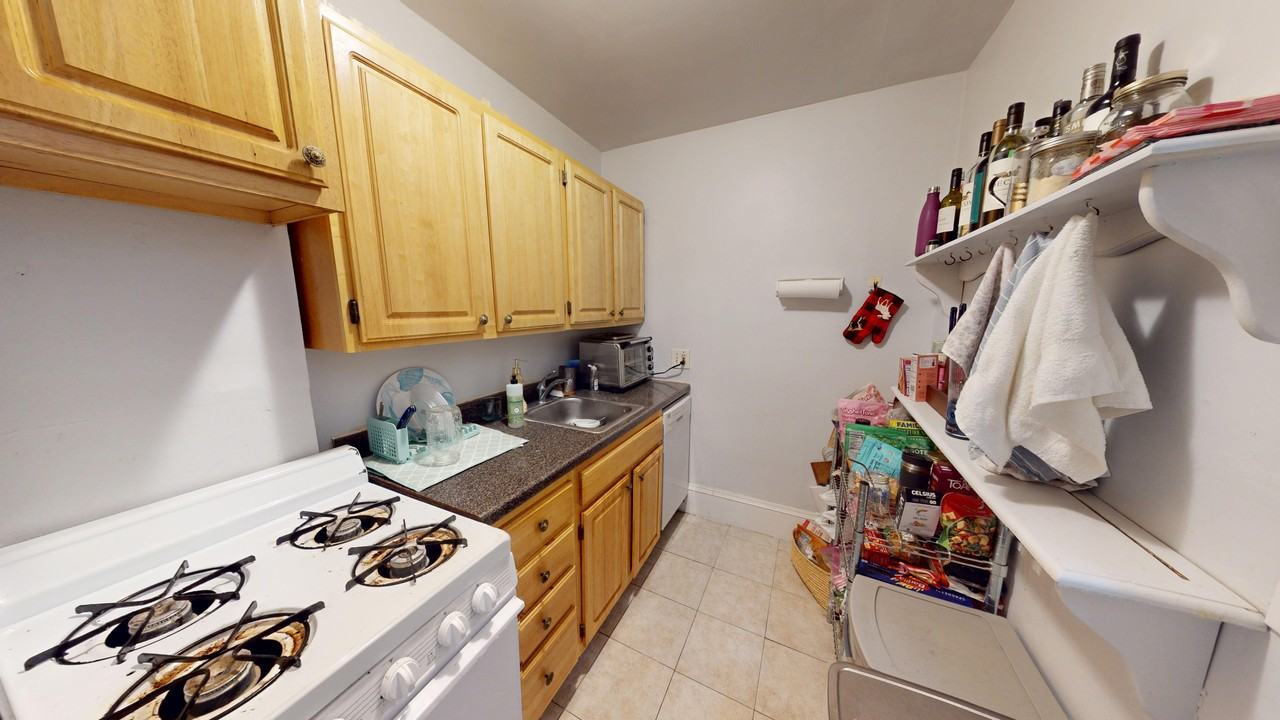 469 Beacon St #2 - Photo 3 of 17