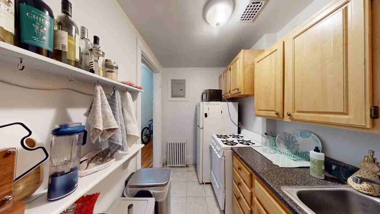 469 Beacon St #2 - Photo 4 of 17